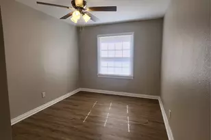 138 W Marion, Clute, TX 77531 - Photo 3