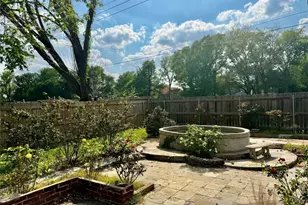 1119 Pinecroft Dr, Sugar Land, TX 77498 - Photo 29