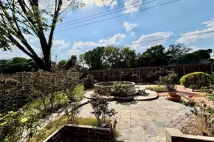 1119 Pinecroft Dr, Sugar Land, TX 77498 - Photo 31