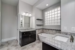11023 Acorn Falls Dr, Houston, TX 77043 - Photo 23