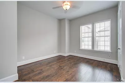 11023 Acorn Falls Drive, Houston, TX 77043 - Photo 15