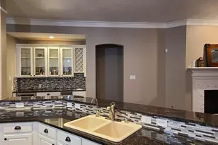 106 W Arbor Camp Cir, The Woodlands, TX 77389 - Photo 11