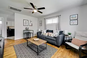 220 Caplin St, Houston, TX 77022 - Photo 9