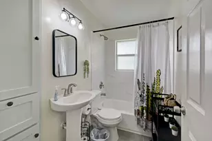 220 Caplin St, Houston, TX 77022 - Photo 7