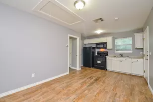 303 Vincent St, Houston, TX 77009 - Photo 7