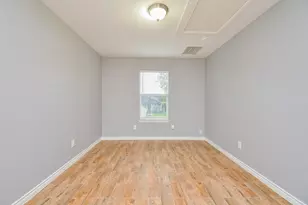 303 Vincent St, Houston, TX 77009 - Photo 9