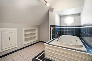 37 Doe Run Dr, The Woodlands, TX 77380 - Photo 11