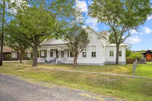301 S Mechanic St, Fayetteville, TX 78940 - Photo 5