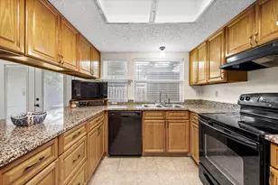 10831 Sandpiper Dr, Houston, TX 77096 - Photo 9