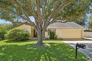 411 Dogwood Cir, Friendswood, TX 77546 - Photo 1