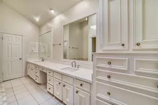 1605 Nantucket Dr, Houston, TX 77057 - Photo 15