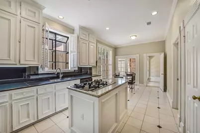 1605 Nantucket Drive #B, Houston, TX 77057 - Photo 3