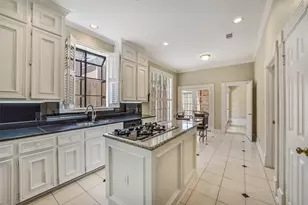 1605 Nantucket Dr, Houston, TX 77057 - Photo 3