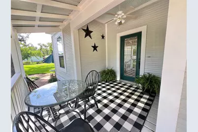 560 Jimmy Phillips Boulevard, Angleton, TX 77515 - Photo 3