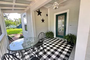 560 Jimmy Phillips Blvd, Angleton, TX 77515 - Photo 3