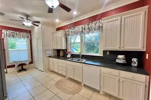560 Jimmy Phillips Blvd, Angleton, TX 77515 - Photo 19