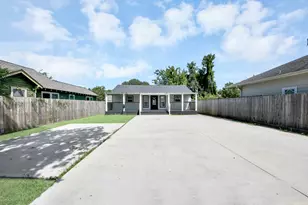 321 Reid St, Houston, TX 77022 - Photo 5