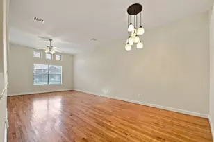 648 Westcross St, Houston, TX 77018 - Photo 9