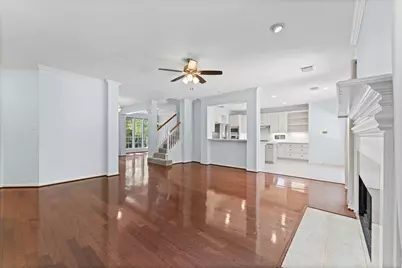 92 W Sandalbranch Circle, The Woodlands, TX 77382 - Photo 11