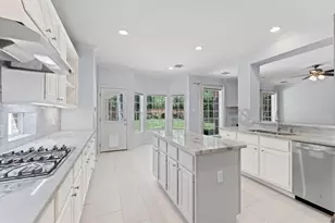 92 W Sandalbranch Cir, The Woodlands, TX 77382 - Photo 7