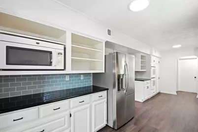 2011 Avenue T, Huntsville, TX 77340 - Photo 11