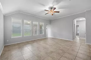 636 Maple Point Dr E, Conroe, TX 77301 - Photo 11