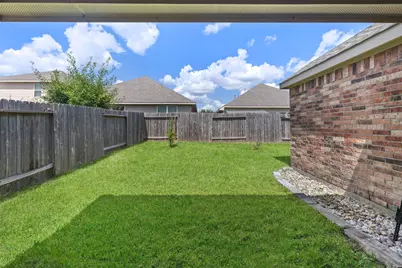 636 Maple Point Drive E, Conroe, TX 77301 - Photo 23