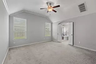 636 Maple Point Dr E, Conroe, TX 77301 - Photo 19