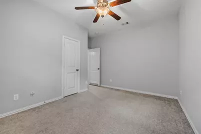 636 Maple Point Drive E, Conroe, TX 77301 - Photo 17