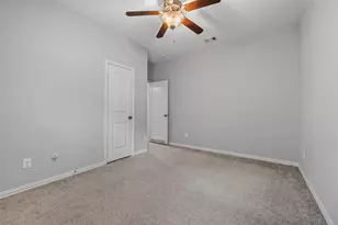 636 Maple Point Dr E, Conroe, TX 77301 - Photo 17