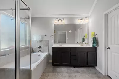 636 Maple Point Drive E, Conroe, TX 77301 - Photo 21
