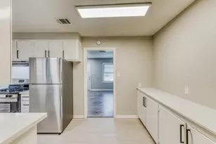 8614 Rockhill St, Houston, TX 77061 - Photo 11