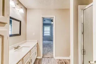 8614 Rockhill St, Houston, TX 77061 - Photo 15