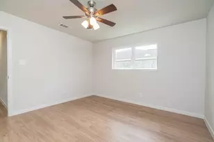 408 Bellmar Ln, Friendswood, TX 77546 - Photo 11