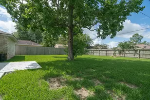 408 Bellmar Ln, Friendswood, TX 77546 - Photo 13
