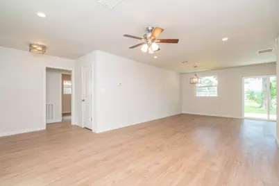 408 Bellmar Lane, Friendswood, TX 77546 - Photo 5