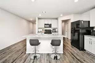 7915 Meadow Cranesbill Ln, Houston, TX 77016 - Photo 7
