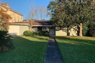 106 Mctighe Dr, Bellaire, TX 77401 - Photo 1