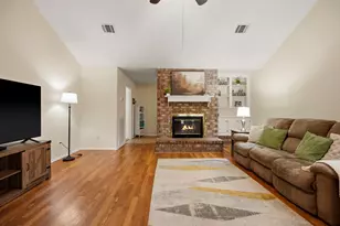 1509 N Park Side Dr, Deer Park, TX 77536 - Photo 5