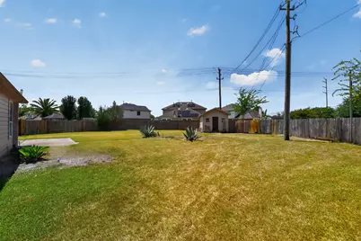 8423 Chicory Drive, Baytown, TX 77521 - Photo 31