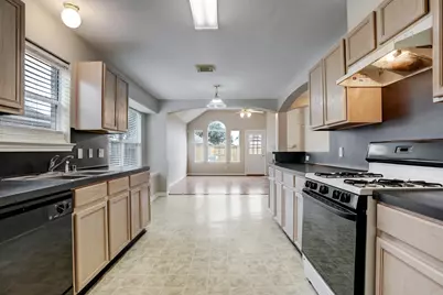 3924 Highland Vale Court, Fresno, TX 77545 - Photo 9