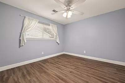 114 E Wildwinn Drive, Alvin, TX 77511 - Photo 31