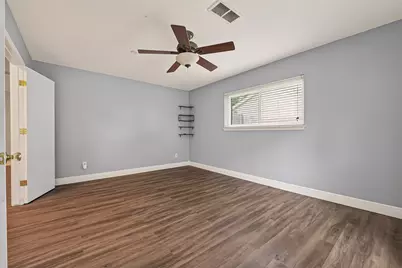 114 E Wildwinn Drive, Alvin, TX 77511 - Photo 17