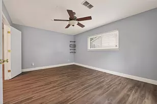 114 E Wildwinn Dr, Alvin, TX 77511 - Photo 17