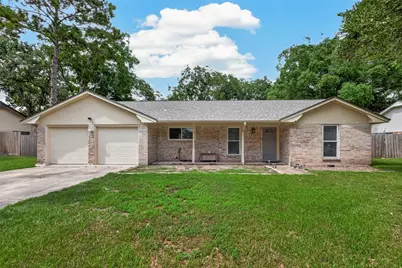 114 E Wildwinn Drive, Alvin, TX 77511 - Photo 1