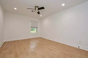10603 Riverview Dr, Houston, TX 77042 - Photo 39