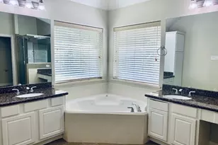 2811 Cresthollow Ln, Houston, TX 77082 - Photo 11