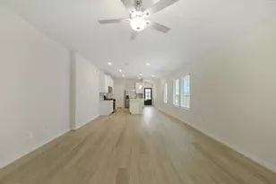 16702 Sterling Clf St, Conroe, TX 77302 - Photo 11