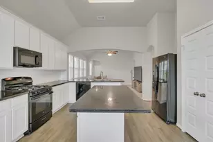 5339 Basquiat Dr, Houston, TX 77048 - Photo 7