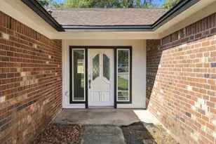 1704 S 1st St, Conroe, TX 77301 - Photo 5